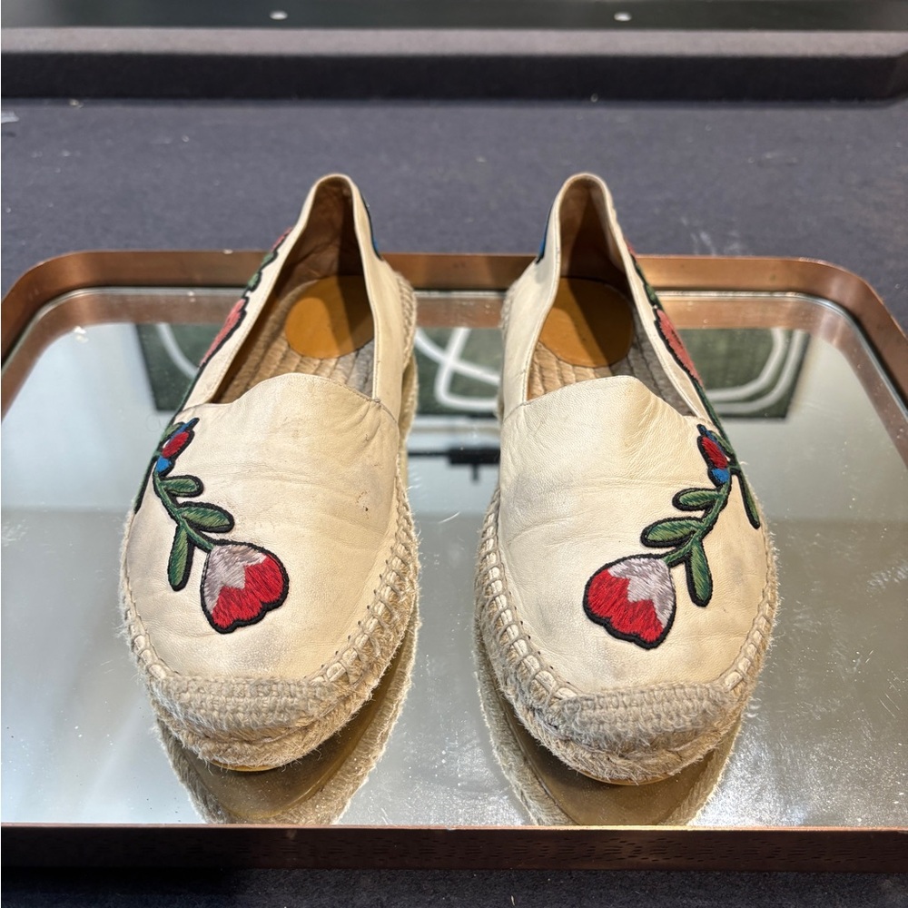Gucci Cream and Red Floral Espadrilles Authentic